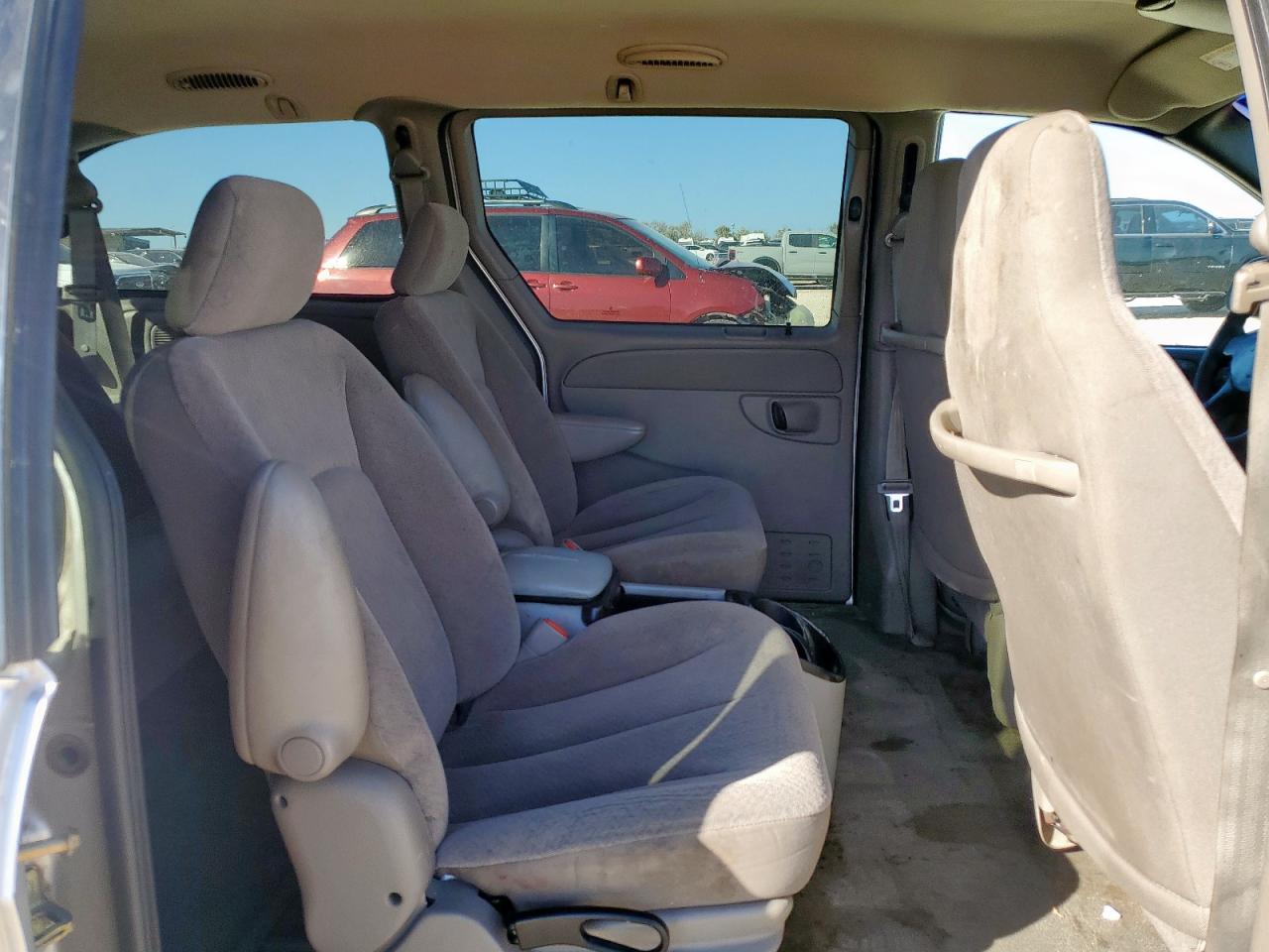 2002 Dodge Grand Caravan Sport VIN: 2B4GP44302R685032 Lot: 91373995