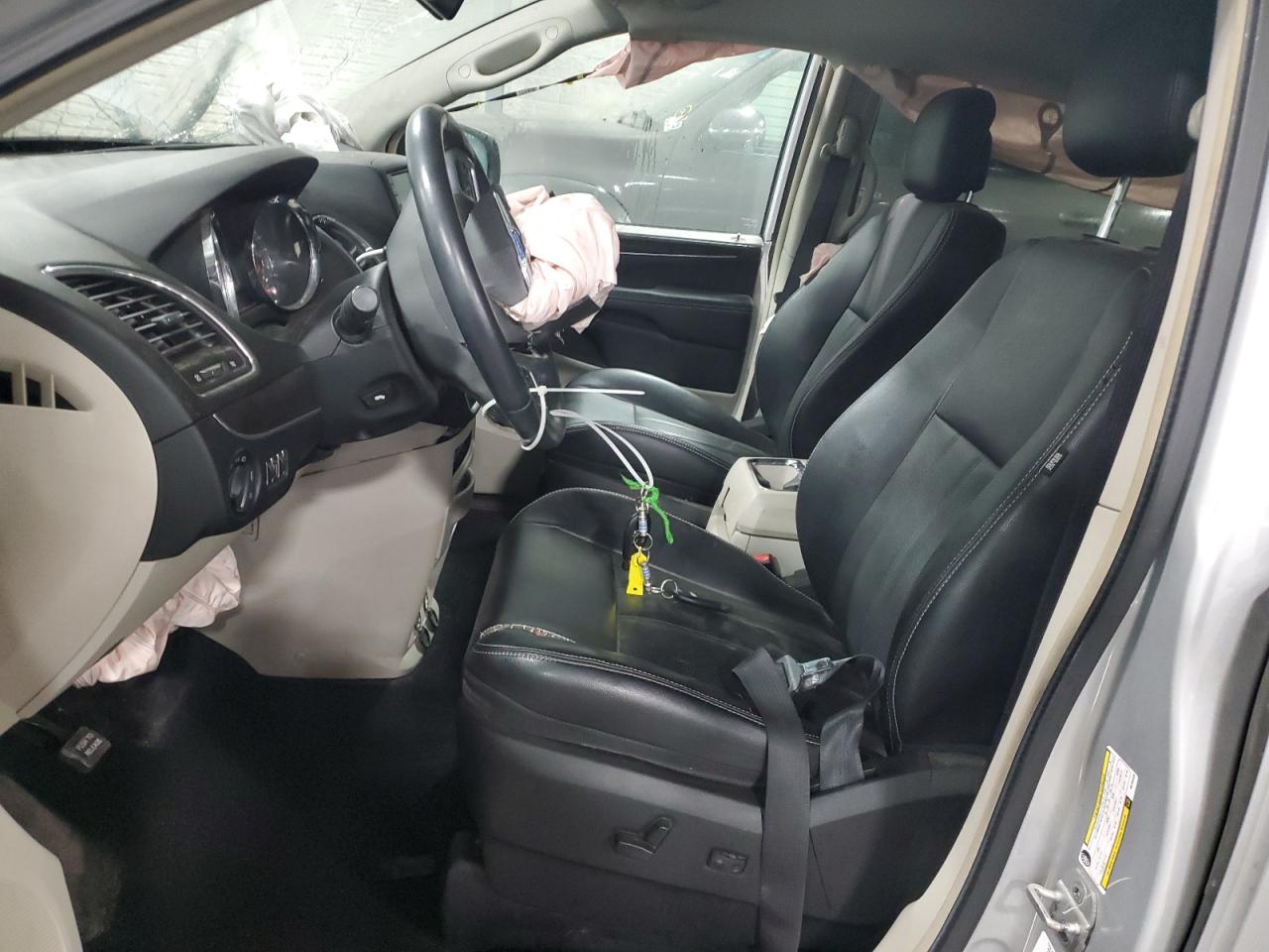 2011 Chrysler Town & Country Touring L VIN: 2A4RR8DG8BR785339 Lot: 92999665