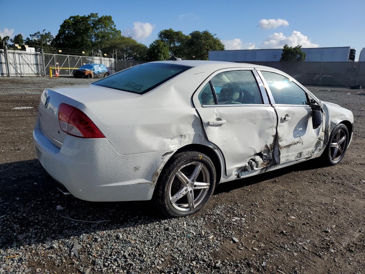 2010 Mercury Milan VIN: 3MEHM0HA1AR607724 Lot: 93494805