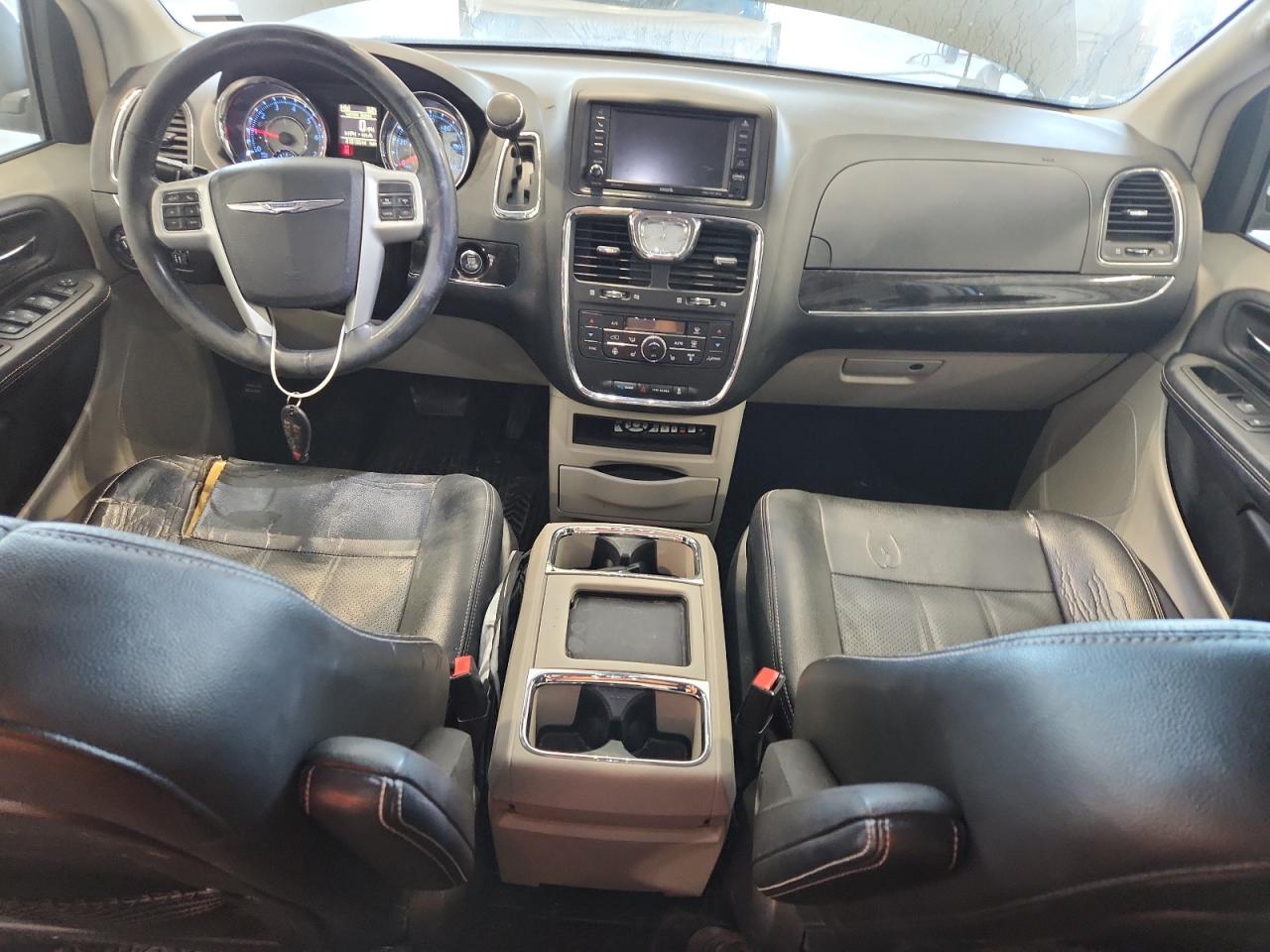 2016 Chrysler Town & Country Touring L VIN: 2C4RC1CG8GR221830 Lot: 92297555