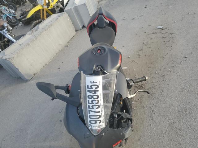 2025 DUCATI PANIGALE V2  