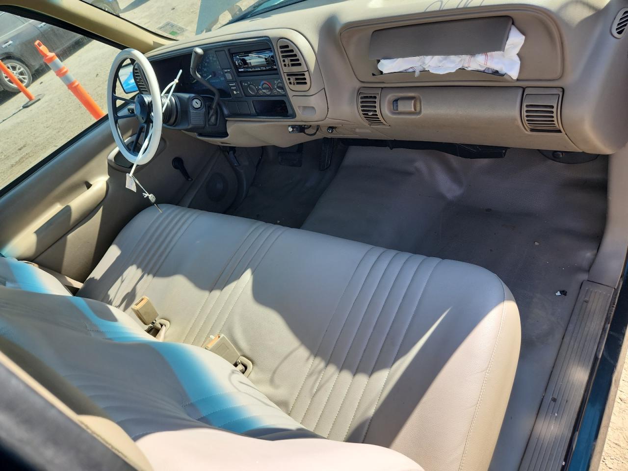 1997 Chevrolet Gmt-400 C1500 VIN: 1GCEC14W7VZ235290 Lot: 92039265