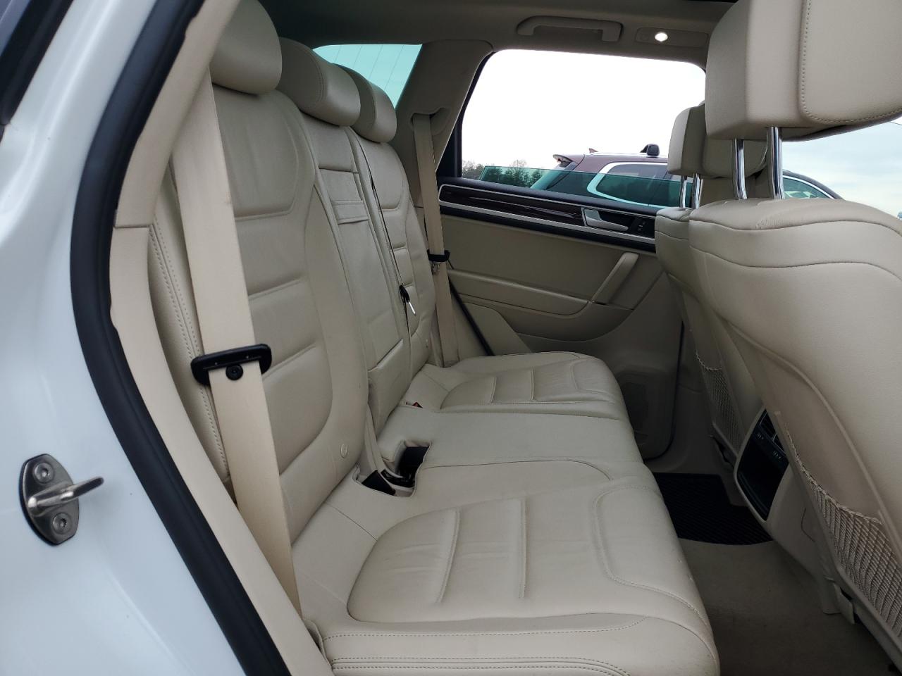 2015 Volkswagen Touareg V6 VIN: WVGEF9BPXFD005917 Lot: 93204715