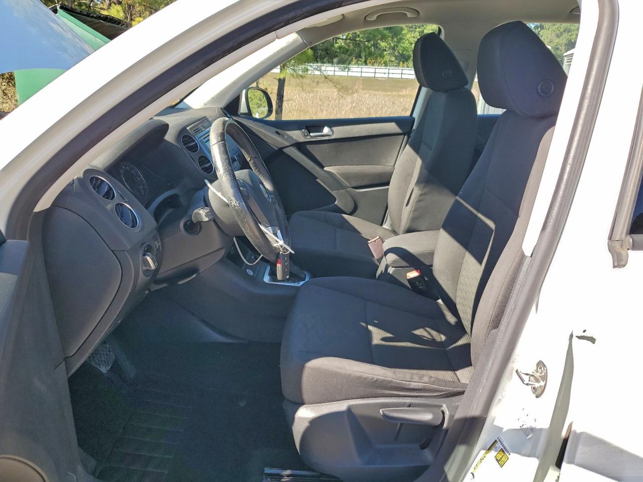 2018 Volkswagen Tiguan Limited VIN: WVGAV7AX0JK002861 Lot: 94149155