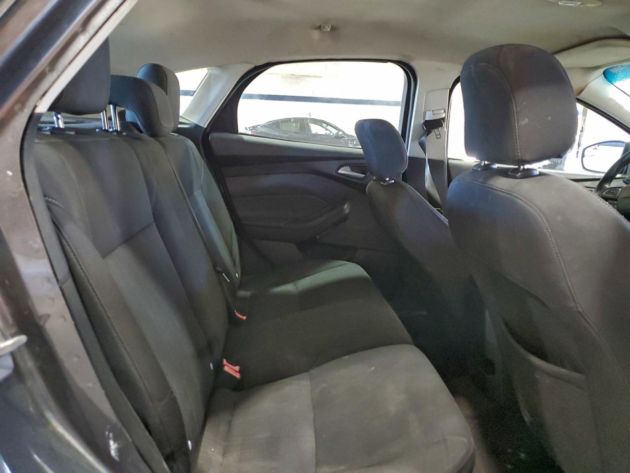 2015 Ford Focus Se VIN: 1FADP3K24FL288339 Lot: 94345365