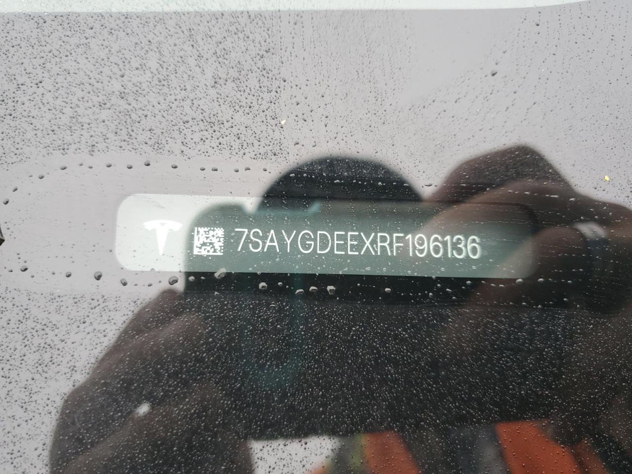 2024 Tesla Model Y VIN: 7SAYGDEEXRF196136 Lot: 92309945