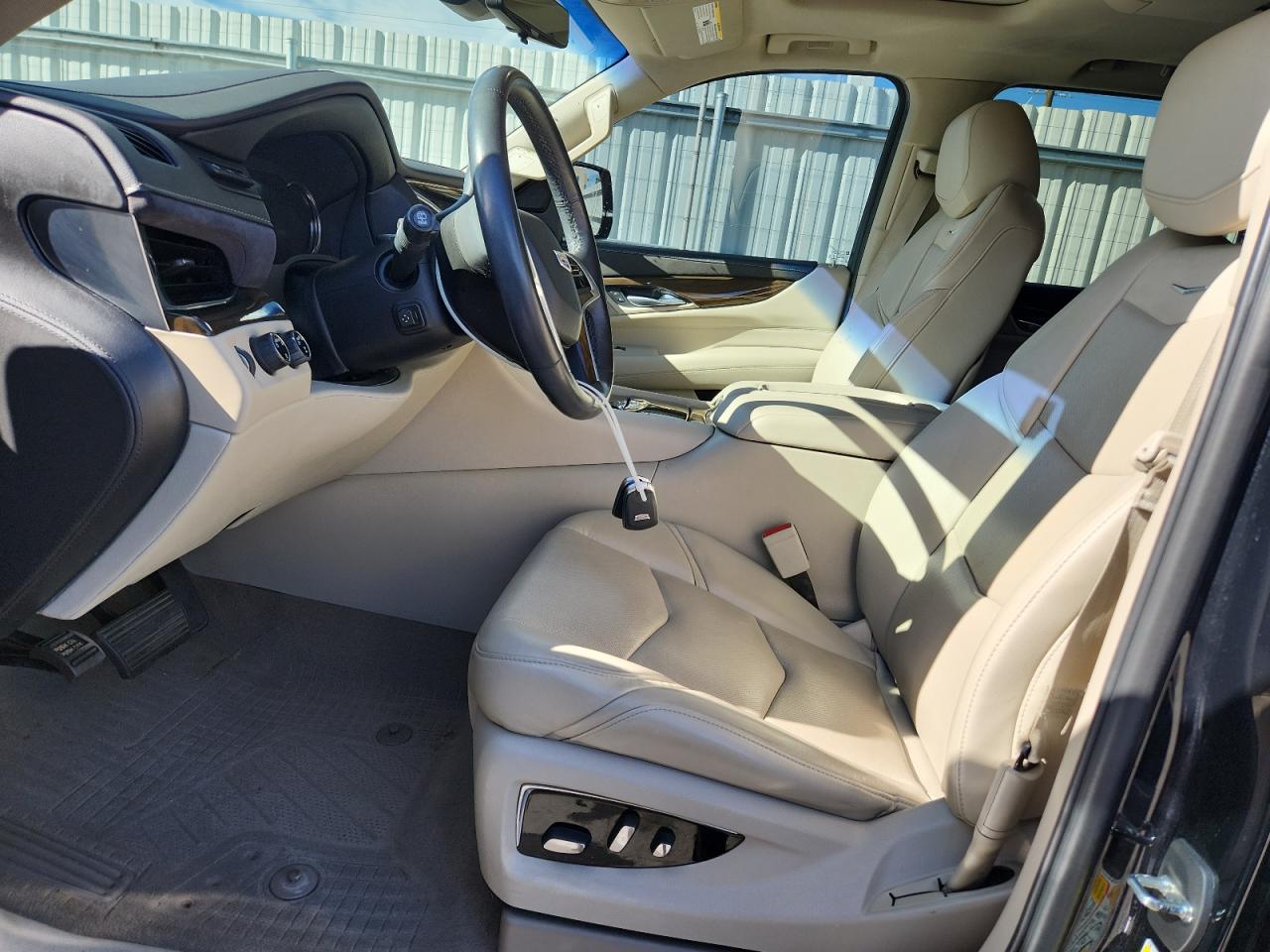 2018 Cadillac Escalade Luxury VIN: 1GYS4BKJ5JR370074 Lot: 90895755