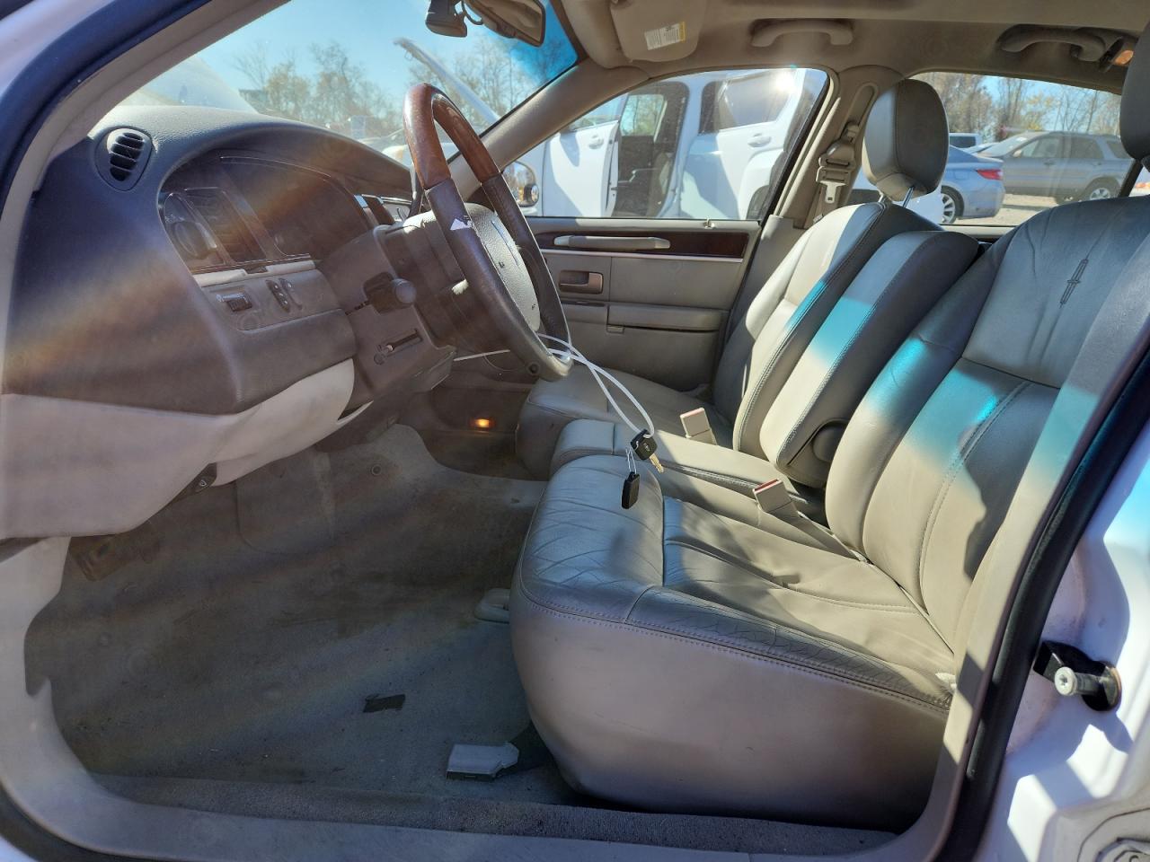 2007 Lincoln Town Car Signature Limited VIN: 1LNHM82V07Y627061 Lot: 91596865