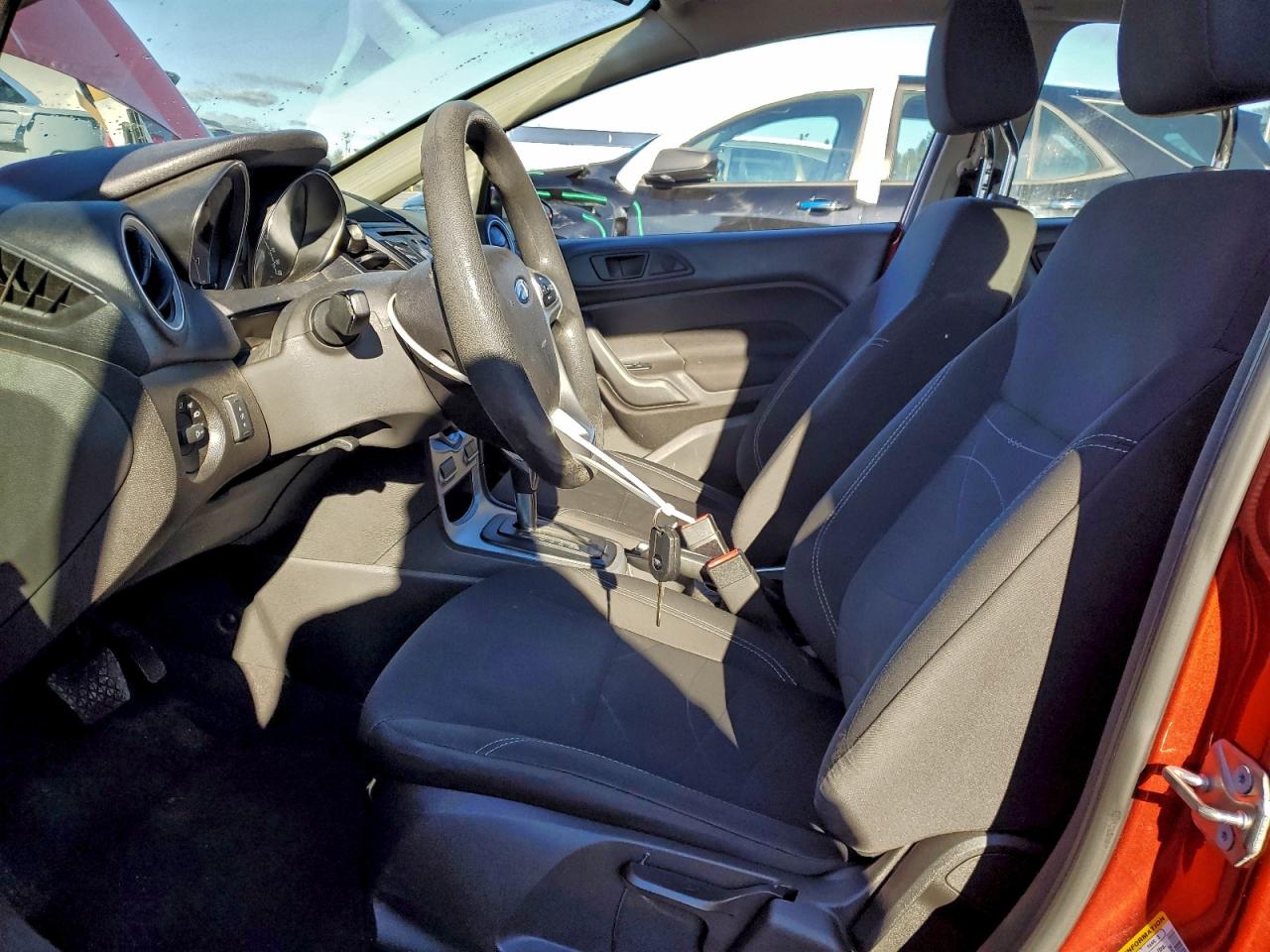 2018 Ford Fiesta Se VIN: 3FADP4EJ5JM124131 Lot: 92300395