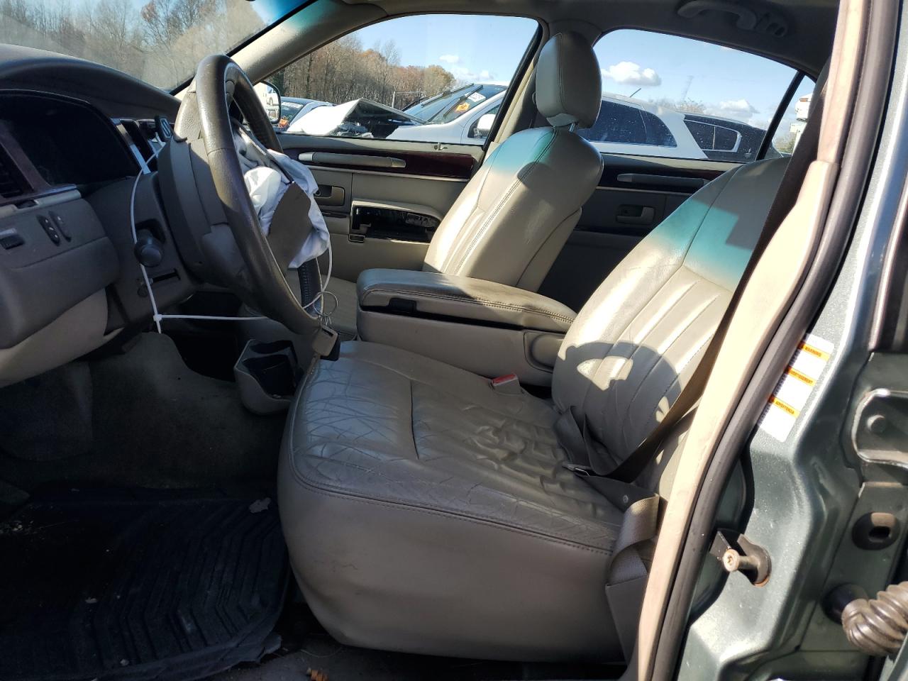 2005 Lincoln Town Car Signature VIN: 1LNHM81W75Y611222 Lot: 92603505