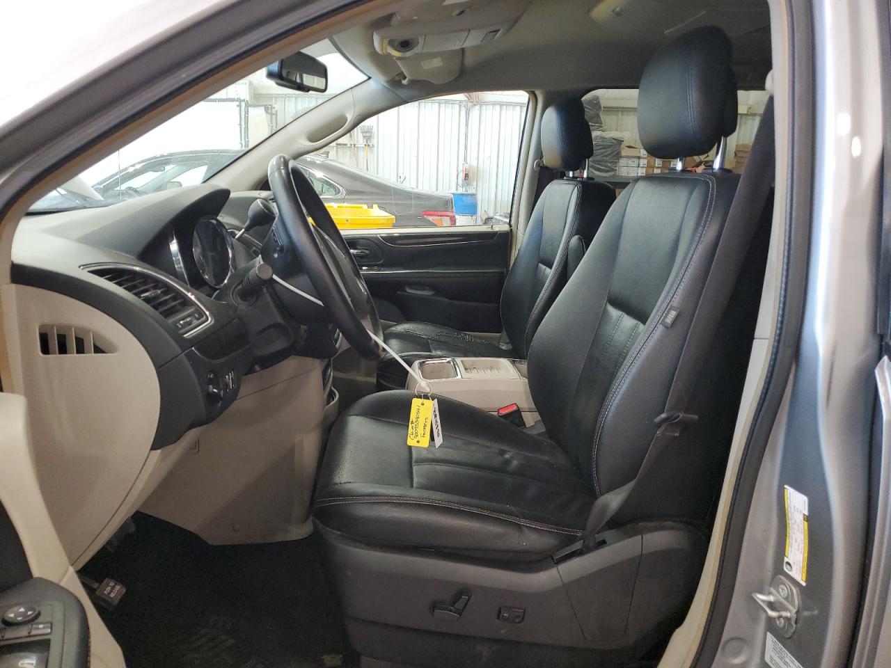 2016 Chrysler Town & Country Touring VIN: 2C4RC1BG8GR137931 Lot: 90815895