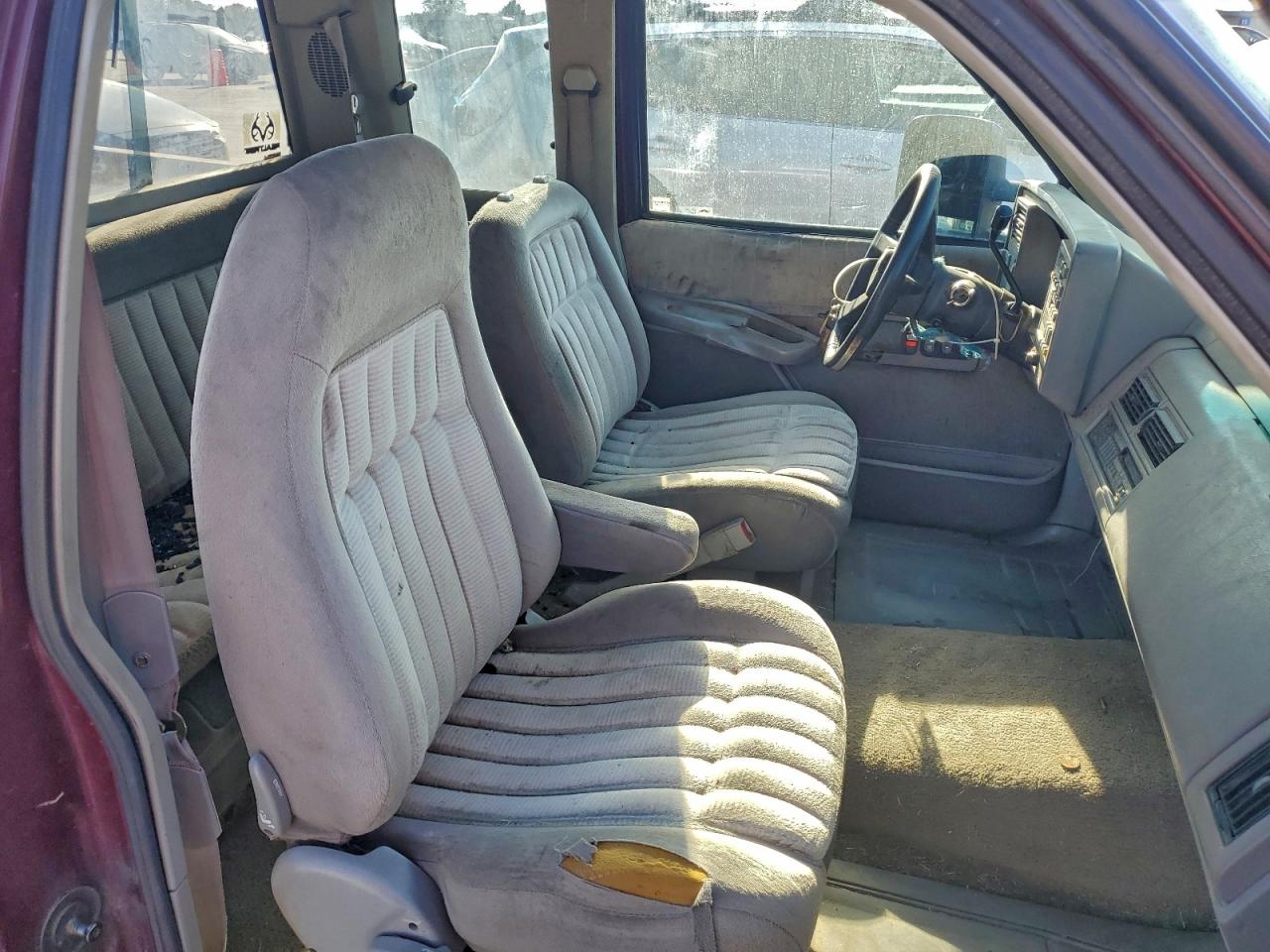 1994 Chevrolet Gmt-400 C2500 VIN: 2GCFC29K5R1144131 Lot: 91795585