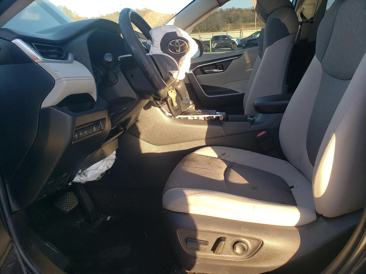 2021 Toyota Rav4 Xle VIN: JTMW1RFV2MJ022712 Lot: 92516245