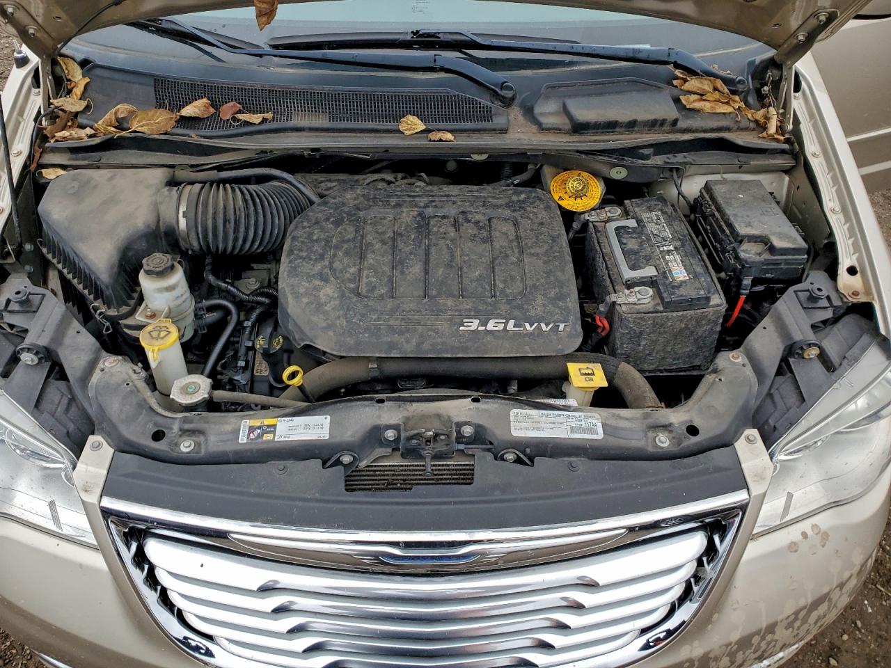 2015 Chrysler Town & Country Lx VIN: 2C4RC1AG4FR727608 Lot: 94317335