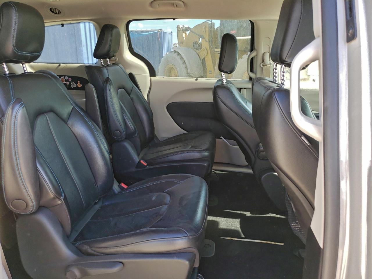 2021 Chrysler Pacifica Hybrid Touring L VIN: 2C4RC1L71MR585924 Lot: 94079285