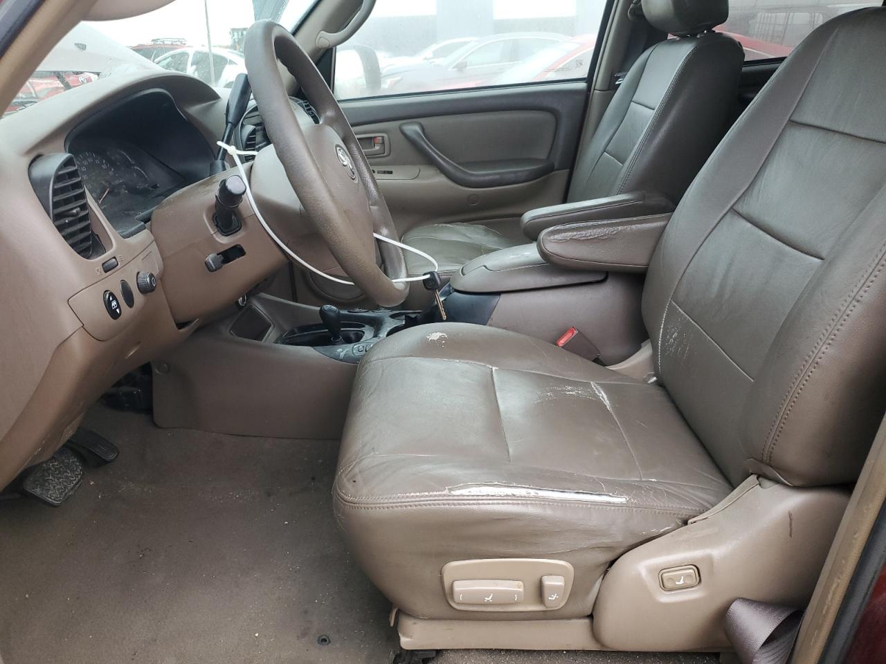 2004 Toyota Sequoia Sr5 VIN: 5TDBT44A94S221142 Lot: 93454665