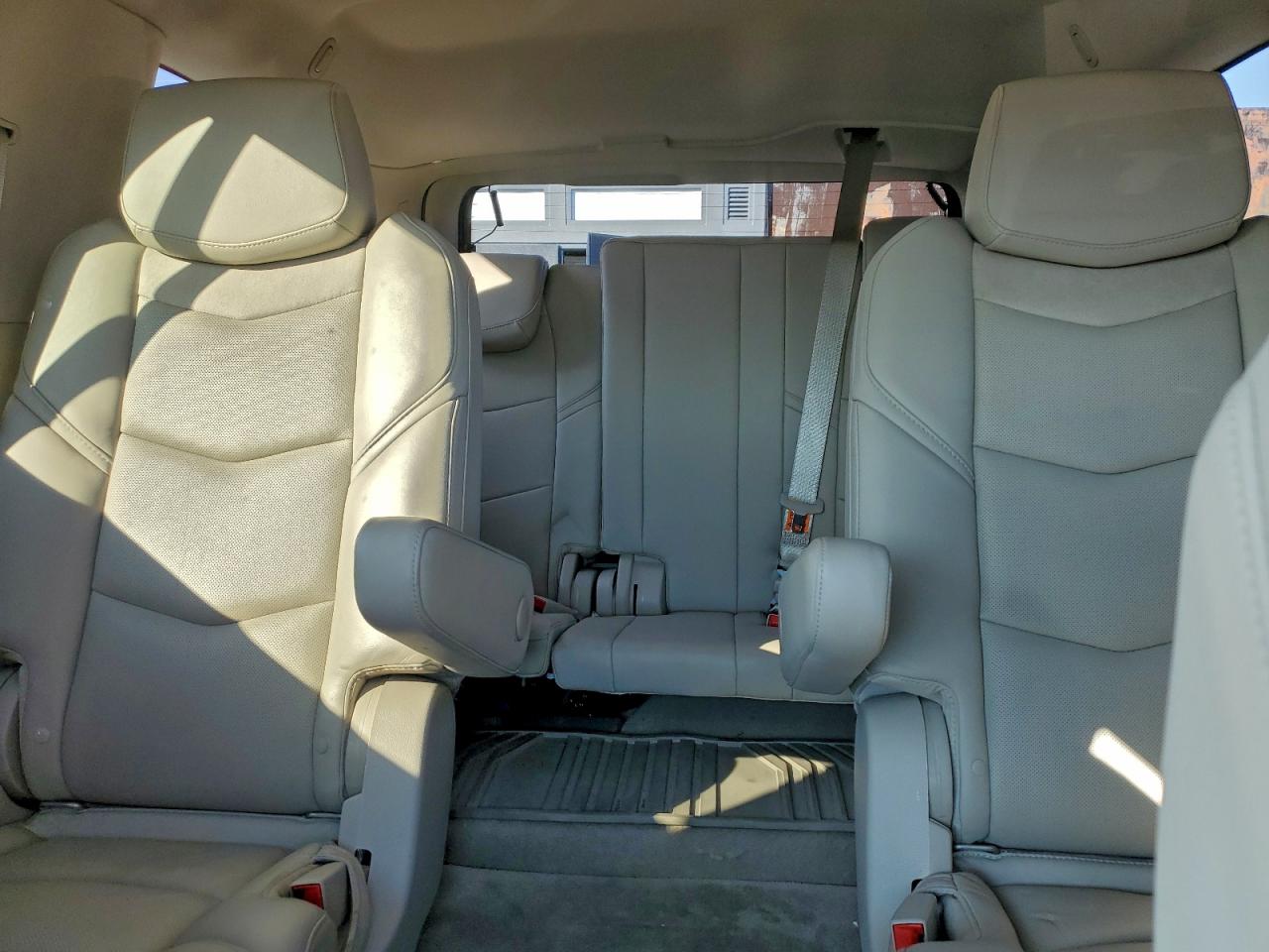 2017 Cadillac Escalade Premium Luxury VIN: 1GYS4CKJ4HR196045 Lot: 94441415