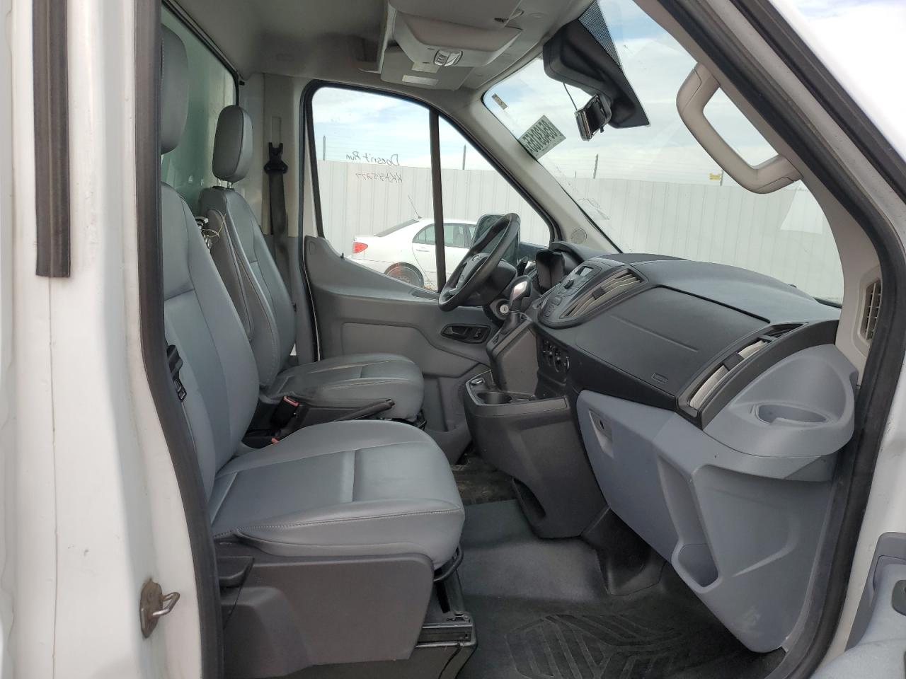 2019 Ford Transit Box Truck VIN: 1FDBF9ZM9KKA85277 Lot: 85439155