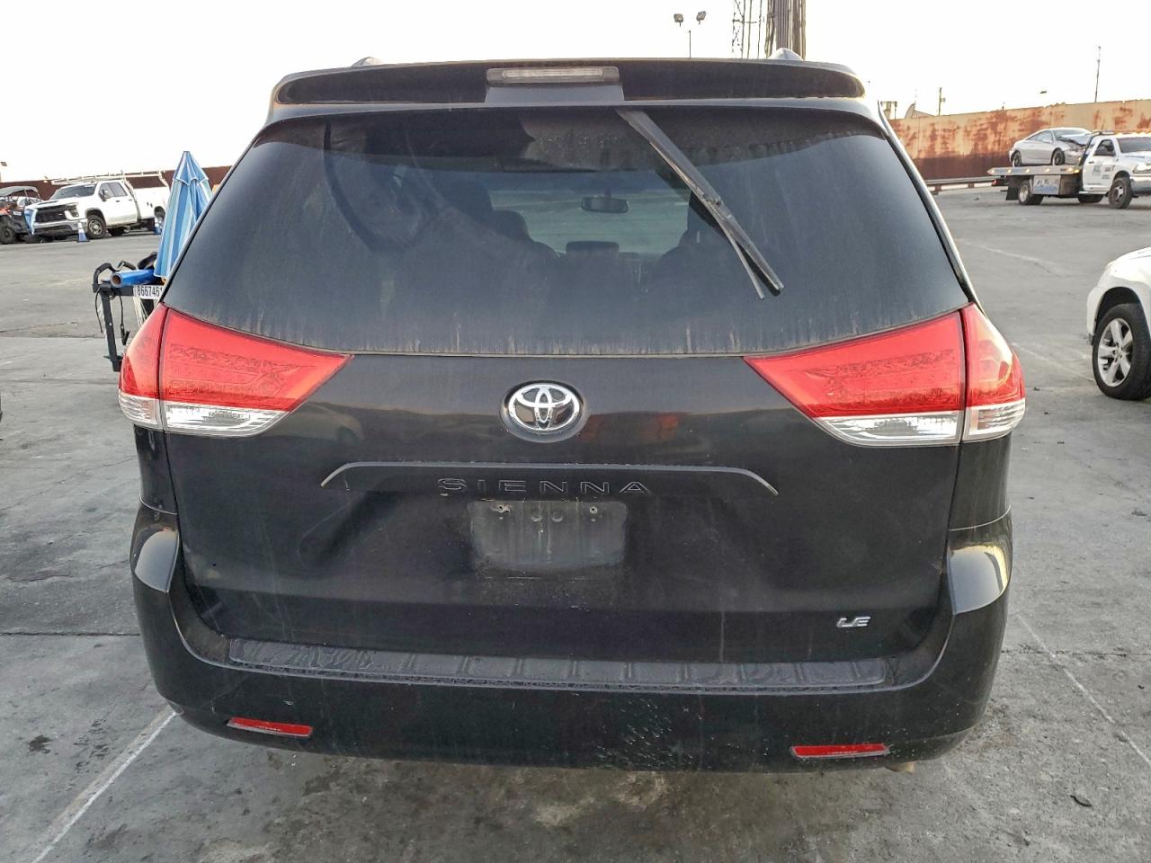 2012 Toyota Sienna Le VIN: 5TDKK3DC4CS272934 Lot: 93997365