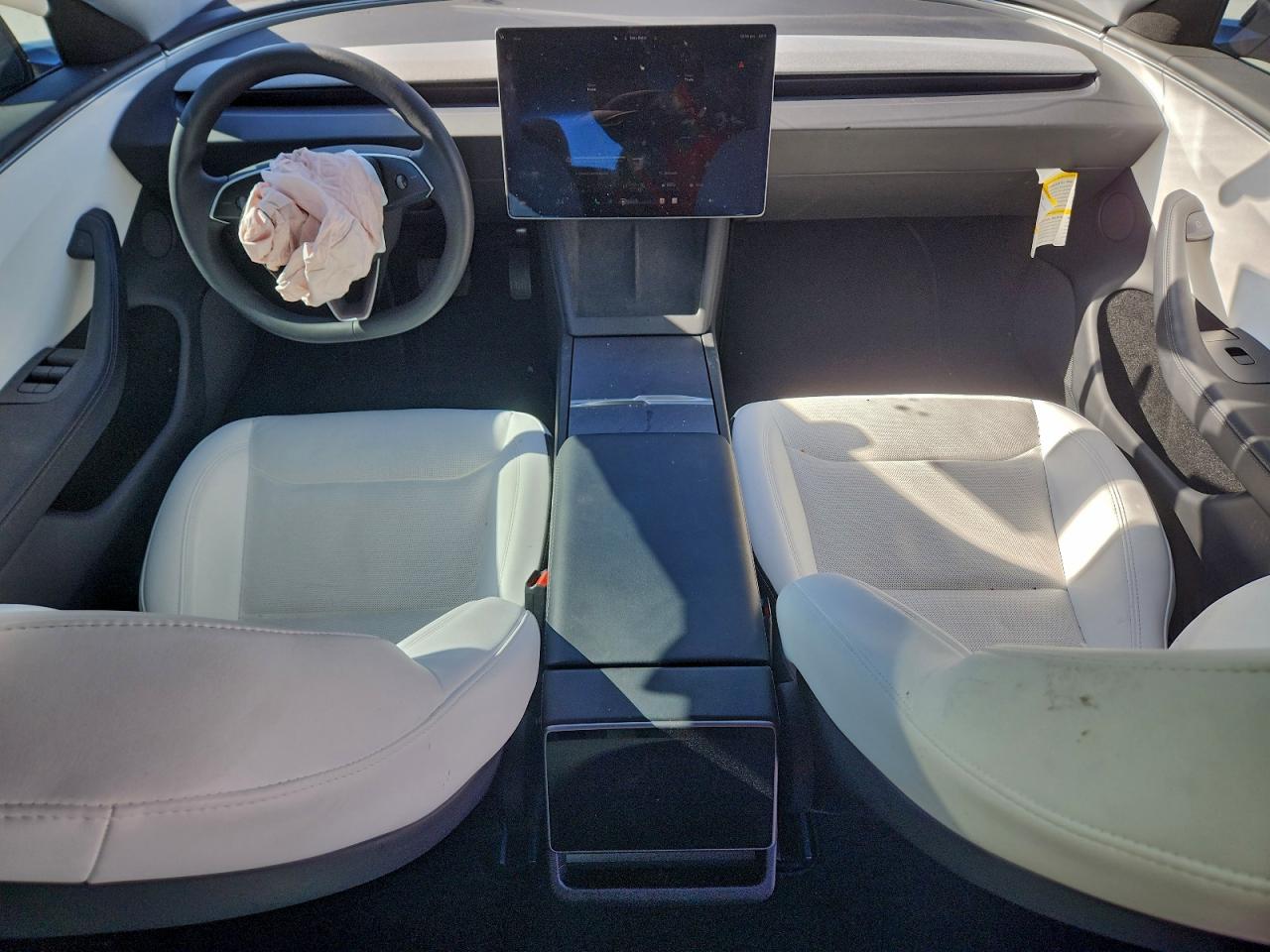 2024 Tesla Model 3 VIN: 5YJ3E1EB7RF810979 Lot: 94268535