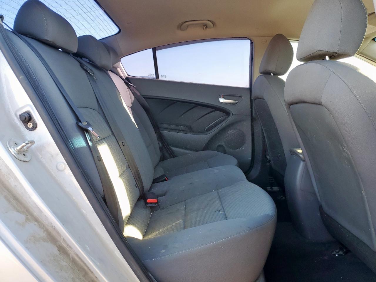 2018 Kia Forte Lx VIN: 3KPFK4A71JE231375 Lot: 92532695