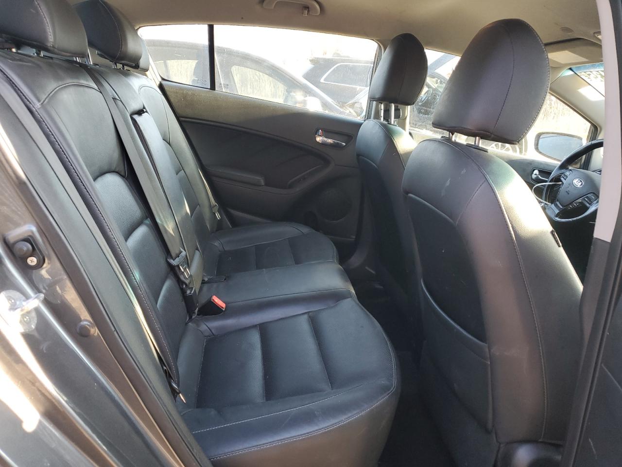 2017 Kia Forte Ex VIN: KNAFX5A88H5715515 Lot: 92656435