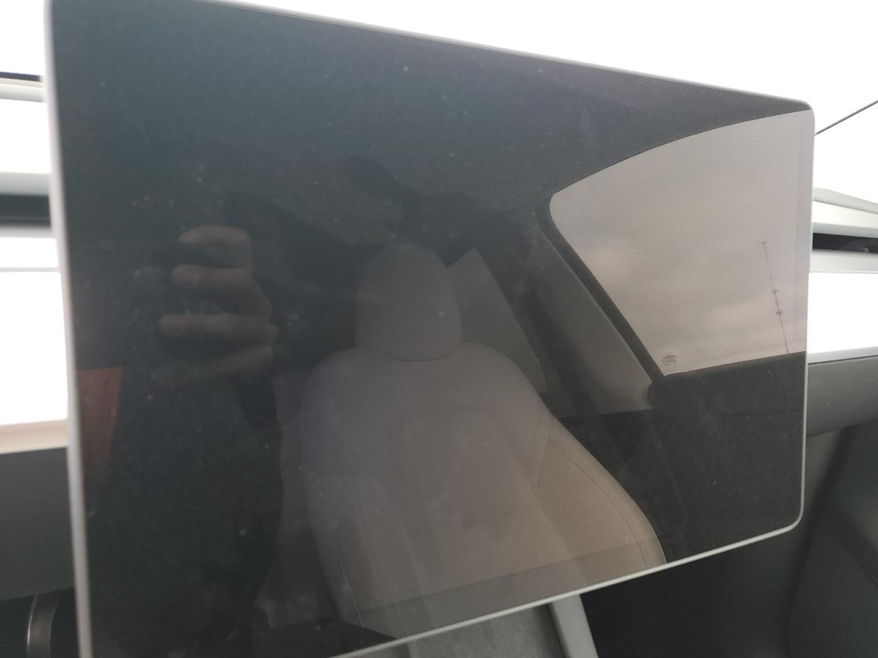 2024 Tesla Model Y VIN: 7SAYGDEF2RF040813 Lot: 93454935