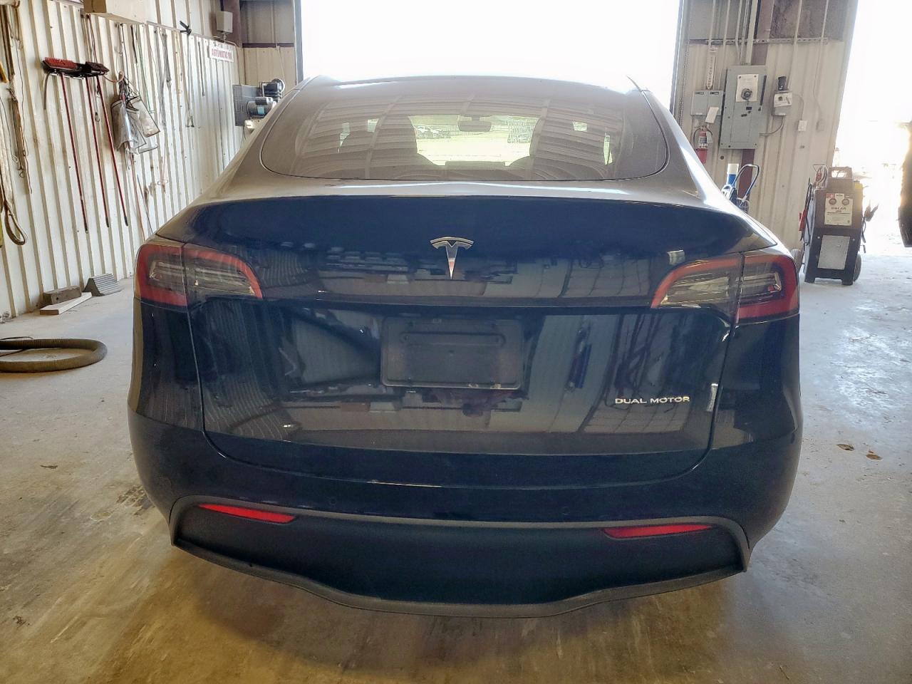 2022 Tesla Model Y VIN: 7SAYGDEE1NF463240 Lot: 92028805