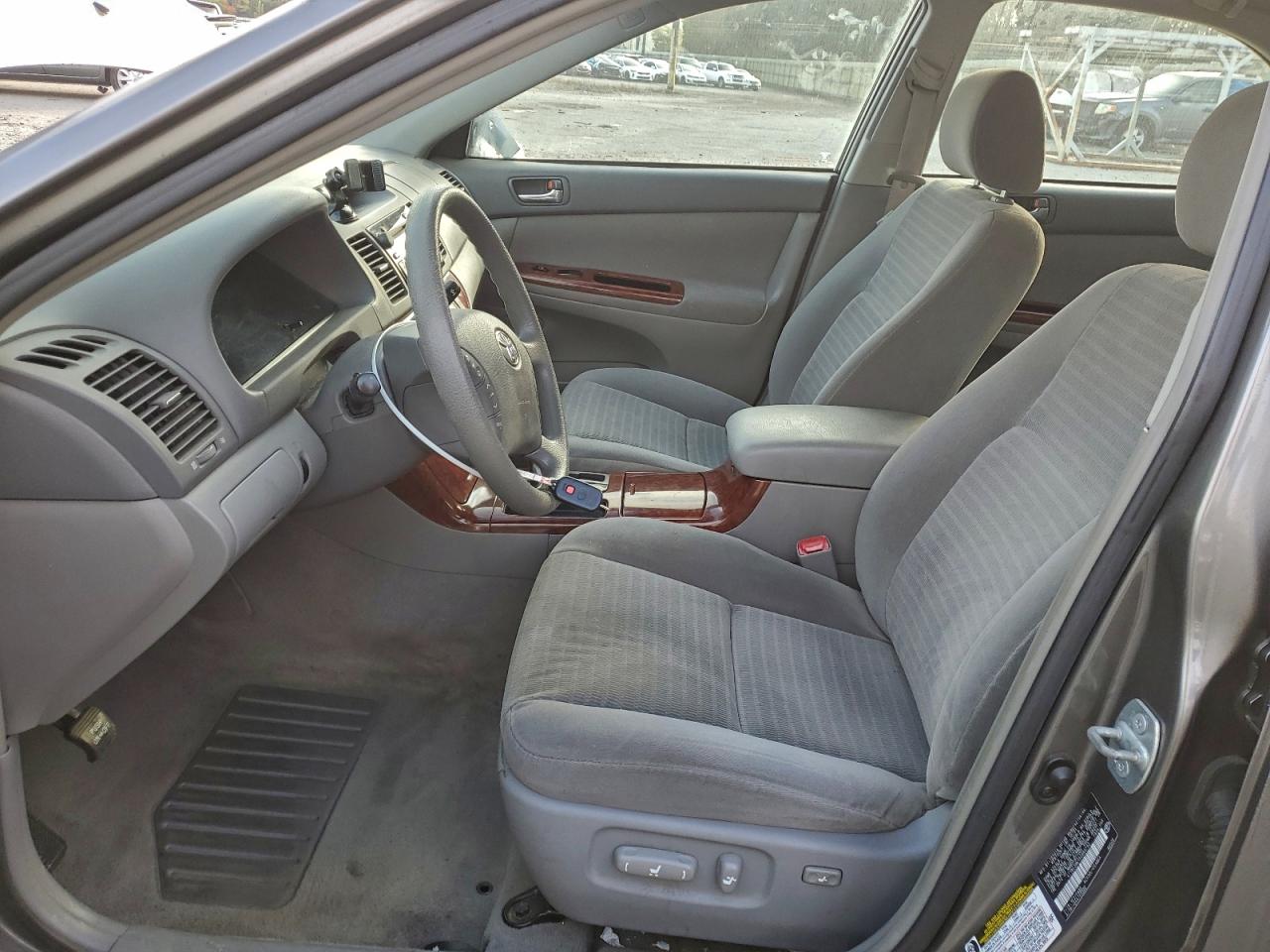 2005 Toyota Camry Le VIN: 4T1BE30K15U993792 Lot: 94469355