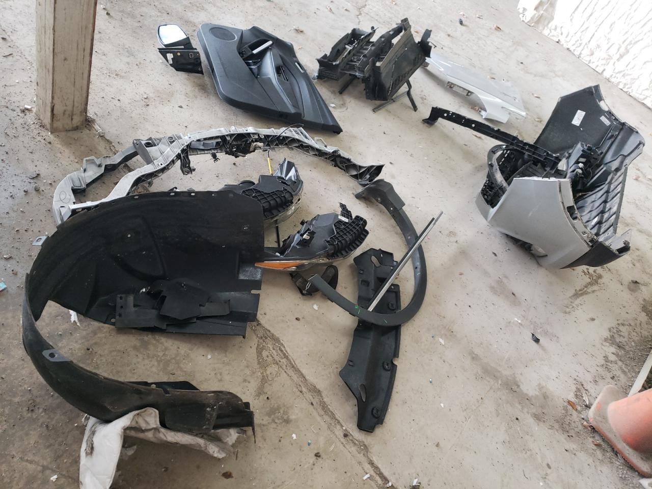 2016 Ford Escape Se VIN: 1FMCU0G75GUC55522 Lot: 93318255