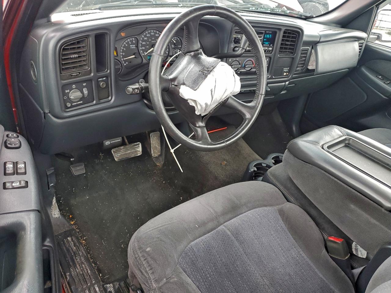 2002 Chevrolet Silverado C1500 VIN: 1GCEC14V52Z128256 Lot: 94325475