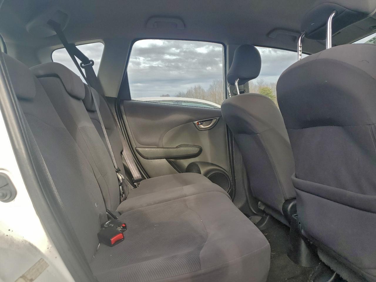 2009 Honda Fit VIN: JHMGE88239C000251 Lot: 93687805