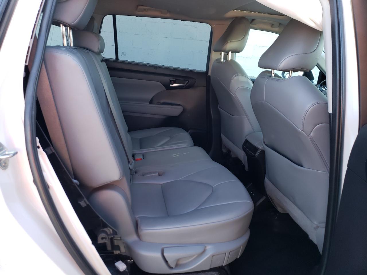 2021 Toyota Highlander Xle VIN: 5TDGZRBH5MS083892 Lot: 92990545