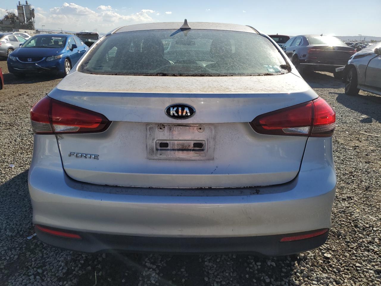 2018 Kia Forte Lx VIN: 3KPFK4A70JE241251 Lot: 93250375