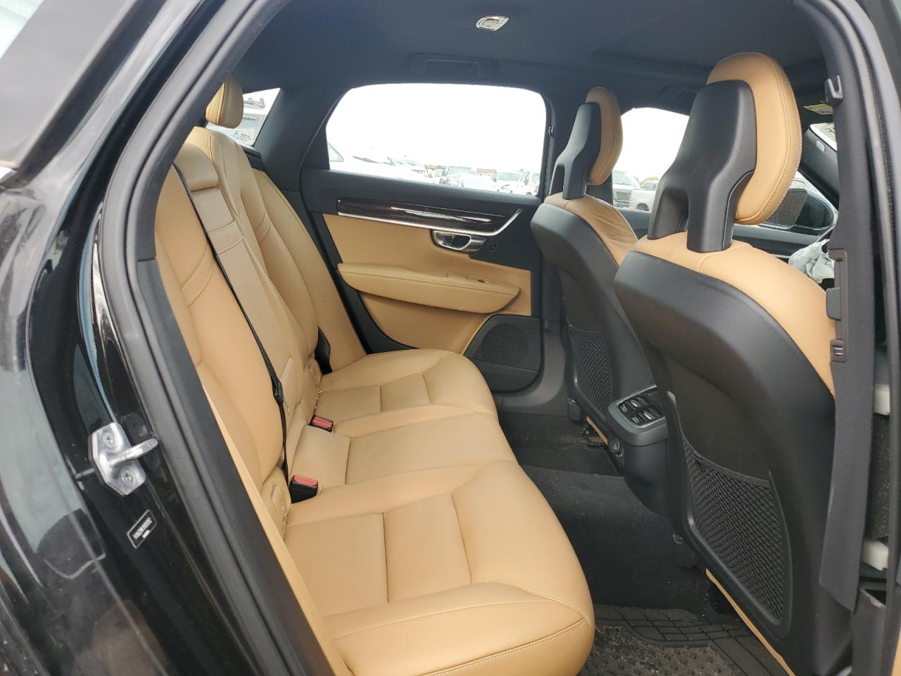 2017 Volvo S90 T6 Momentum VIN: YV1A22MK1H1013152 Lot: 92416195