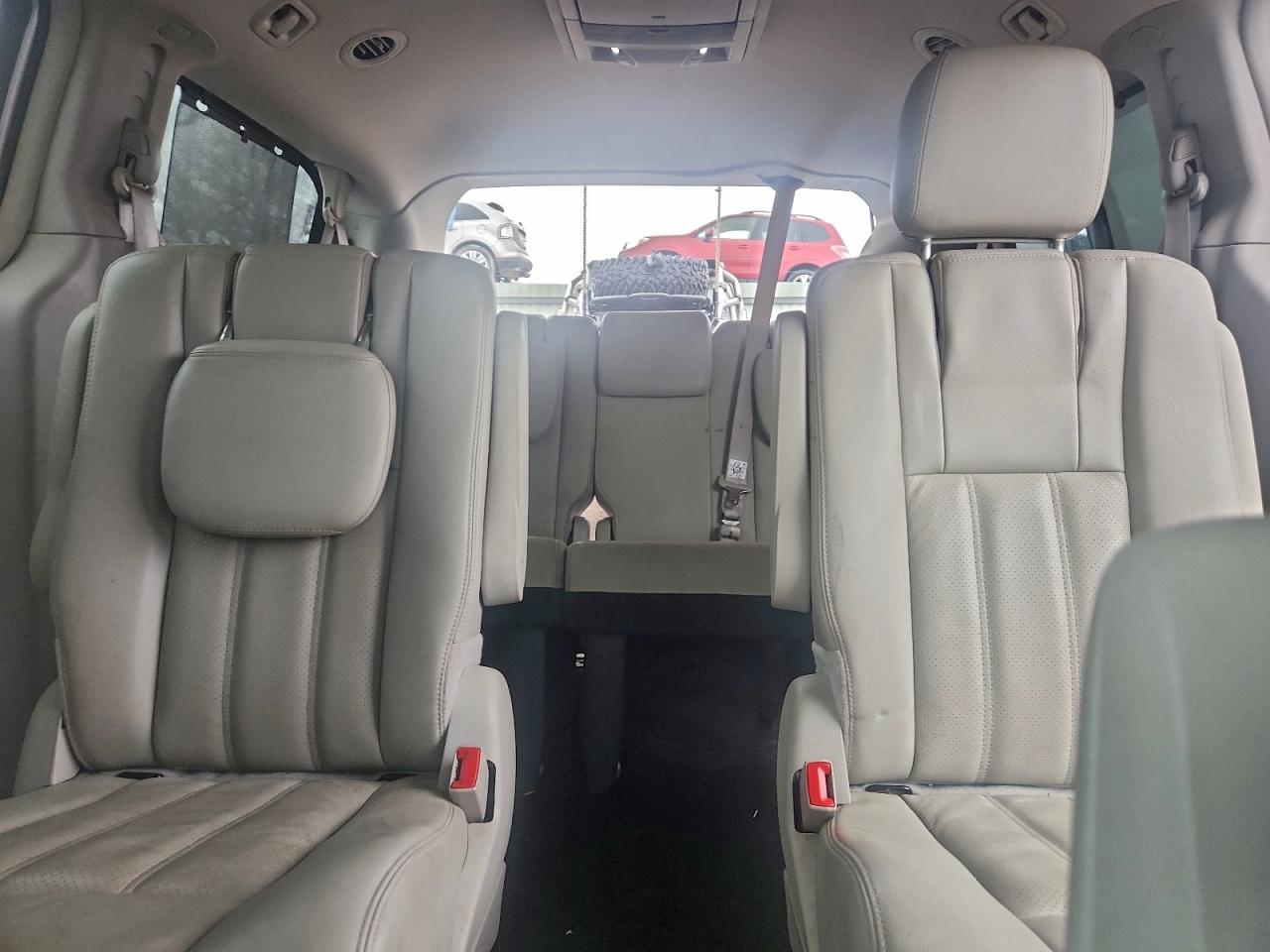 2013 Chrysler Town & Country Touring L VIN: 2C4RC1CG4DR589613 Lot: 93346975