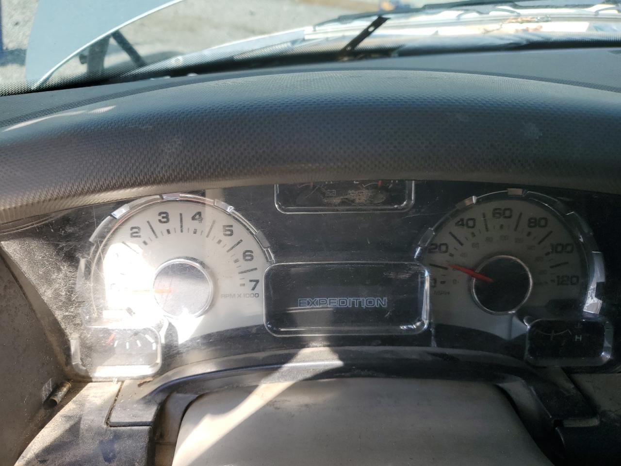 2010 Ford Expedition Xlt VIN: 1FMJU1F58AEA94260 Lot: 92676915