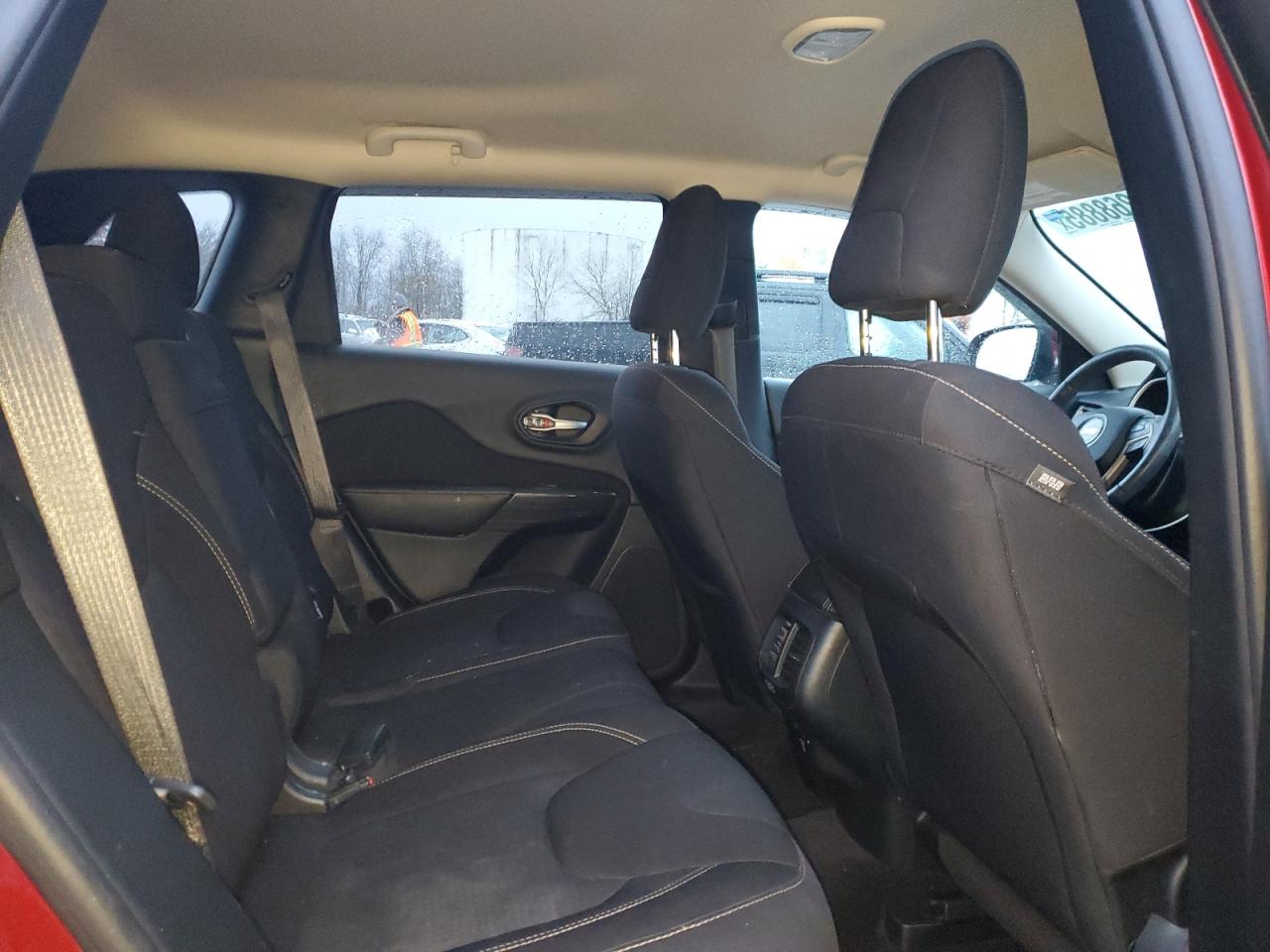 2016 Jeep Cherokee Latitude VIN: 1C4PJMCB0GW340370 Lot: 92268885