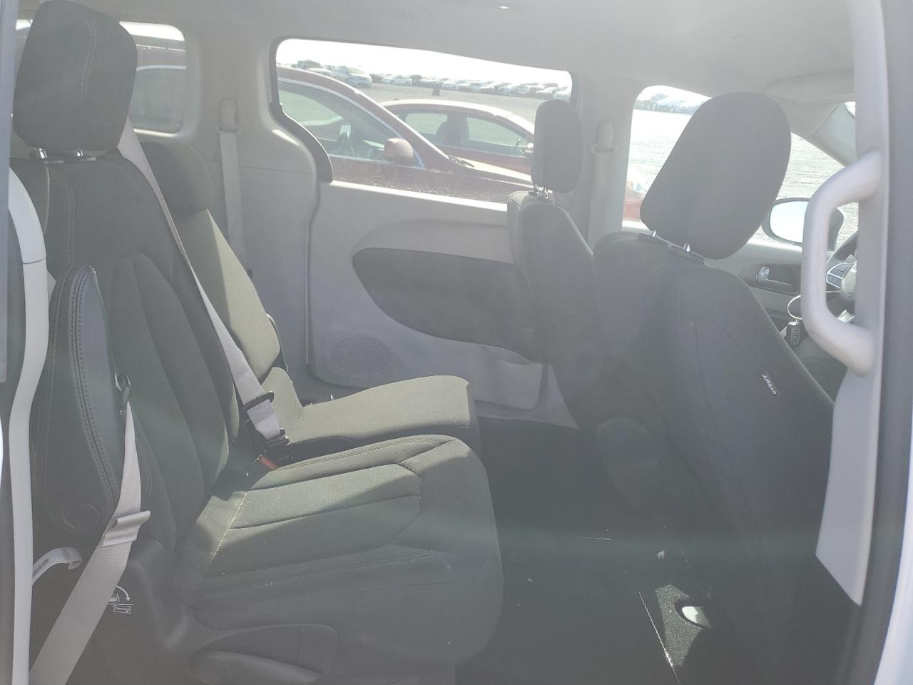 2017 Chrysler Pacifica Lx VIN: 2C4RC1CG5HR513646 Lot: 92379695