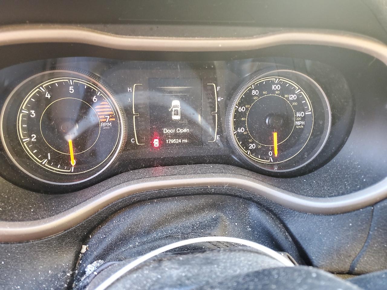 2017 Jeep Cherokee Latitude VIN: 1C4PJMCB5HW660298 Lot: 93682875