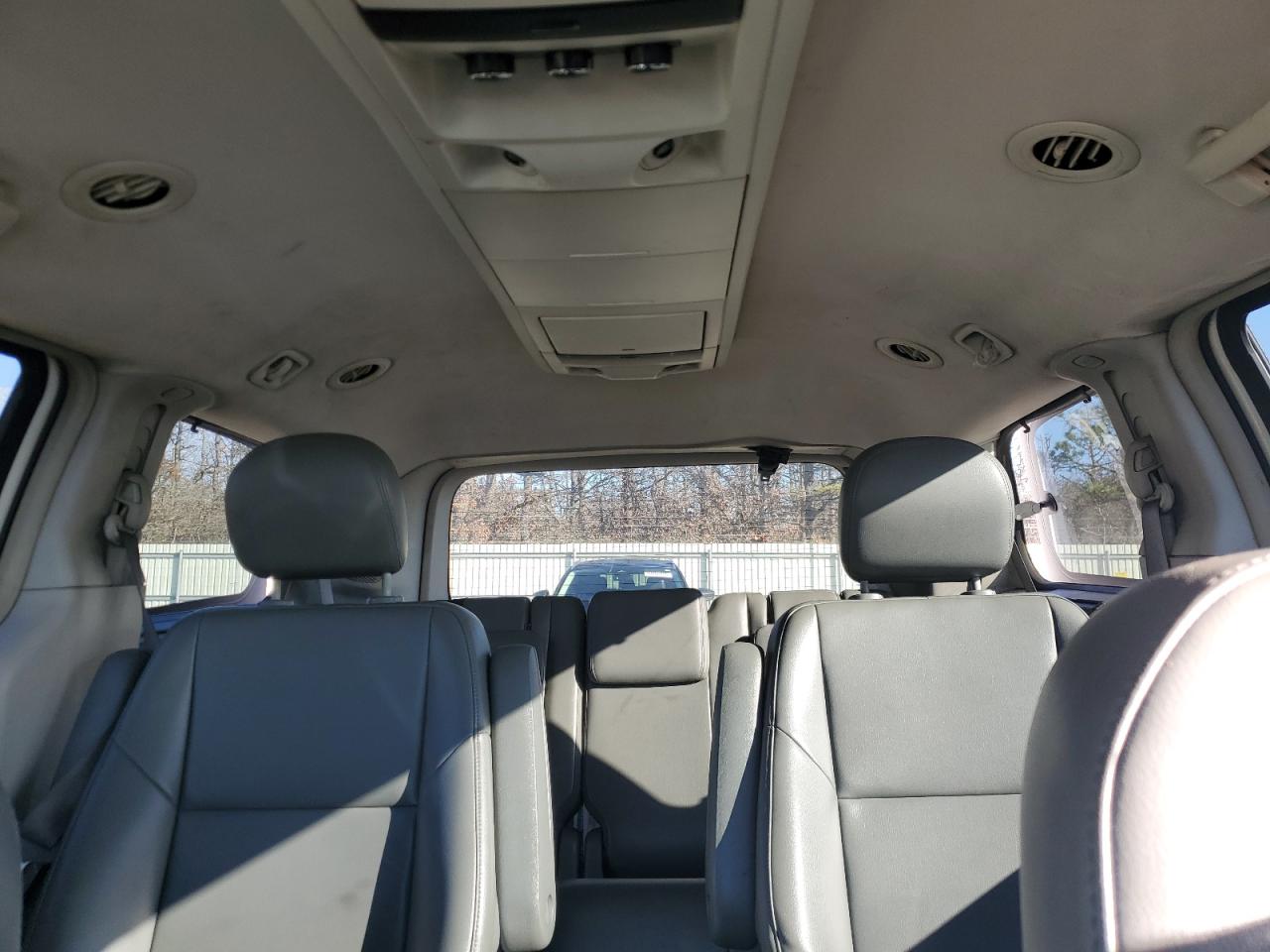 2011 Volkswagen Routan Se VIN: 2V4RW3DG7BR740318 Lot: 93069845