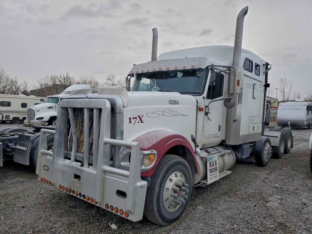 2005 International 9900 9900I - Semi Truck VIN: 2HSCHAPR25C030110 Lot: 93528645