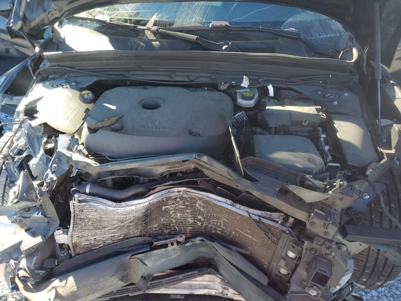 2022 Volvo Xc40 T5 Momentum VIN: YV4162UK9N2758454 Lot: 92241015