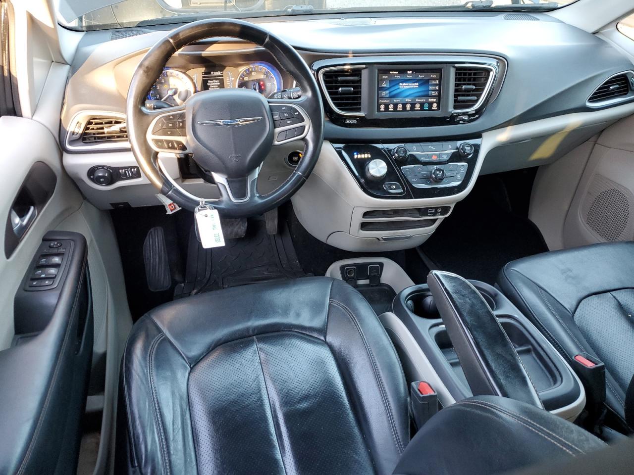 2018 Chrysler Pacifica Touring L VIN: 2C4RC1BG5JR322770 Lot: 91215705