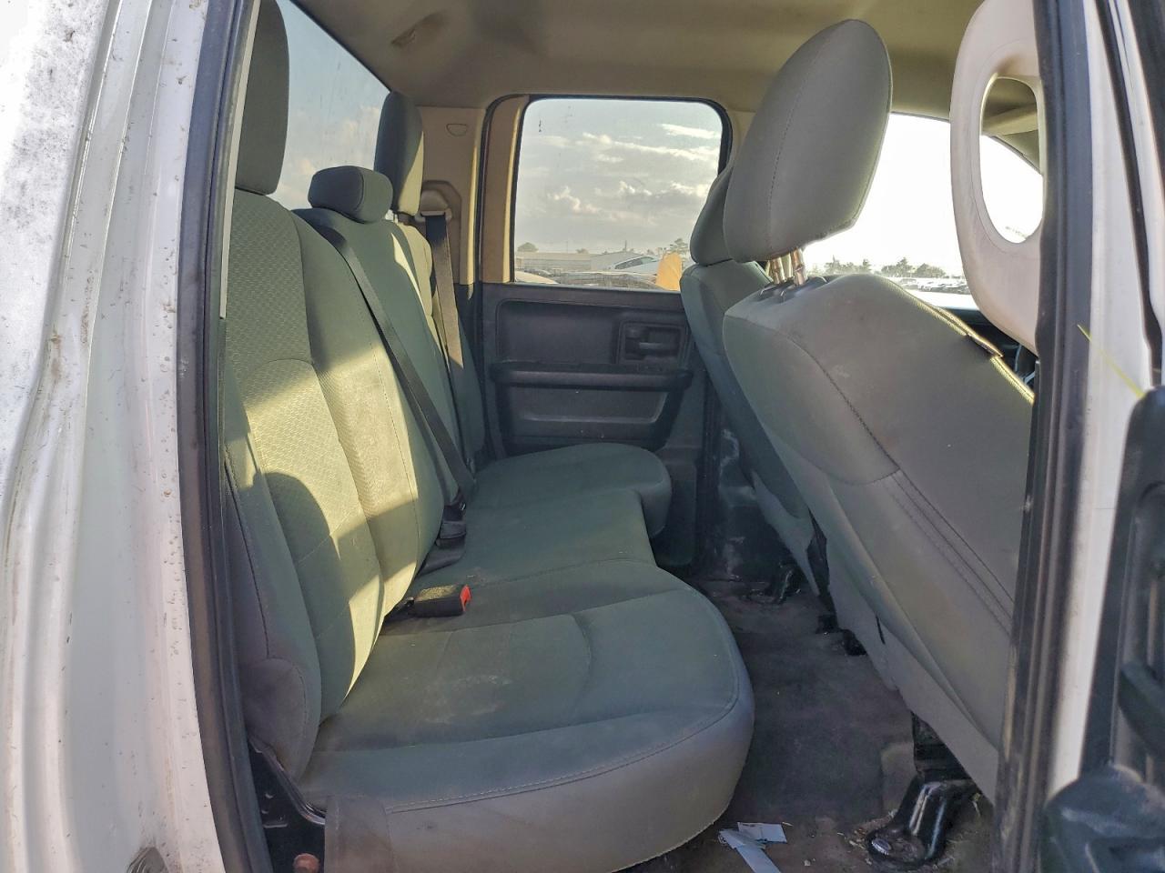 2018 Ram 1500 St VIN: 1C6RR6FG9JS229438 Lot: 94140975