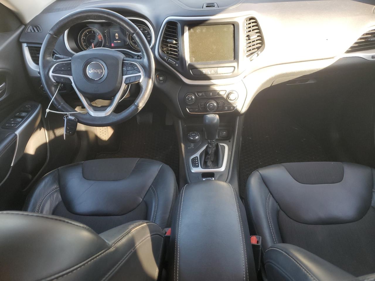 2018 Jeep Cherokee Latitude Plus VIN: 1C4PJMLB0JD581073 Lot: 91069775