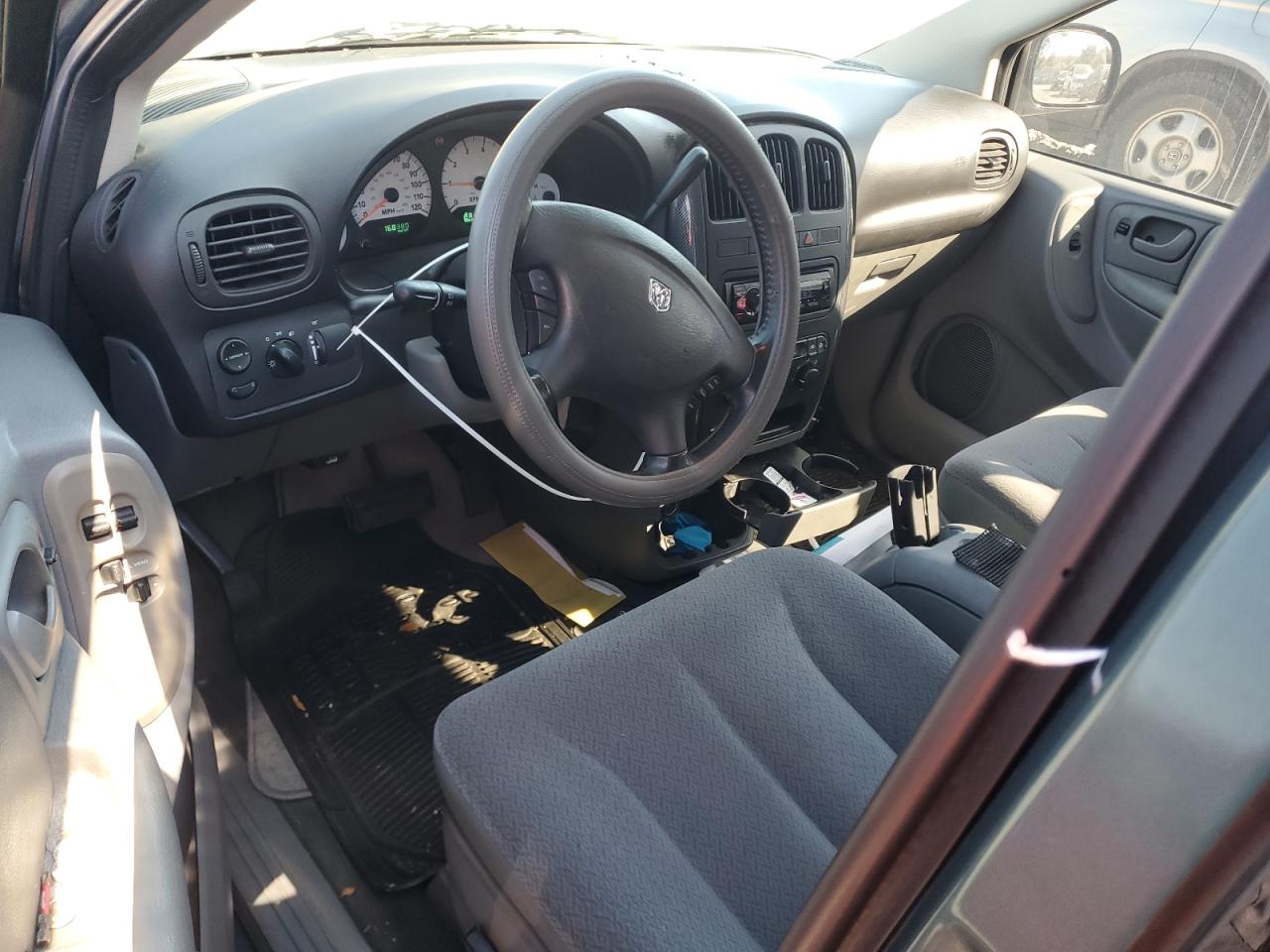 2005 Dodge Grand Caravan Sxt VIN: 2D4GP44L95R153692 Lot: 92163665