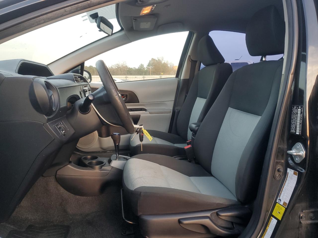 2014 Toyota Prius C VIN: JTDKDTB38E1561084 Lot: 93500535