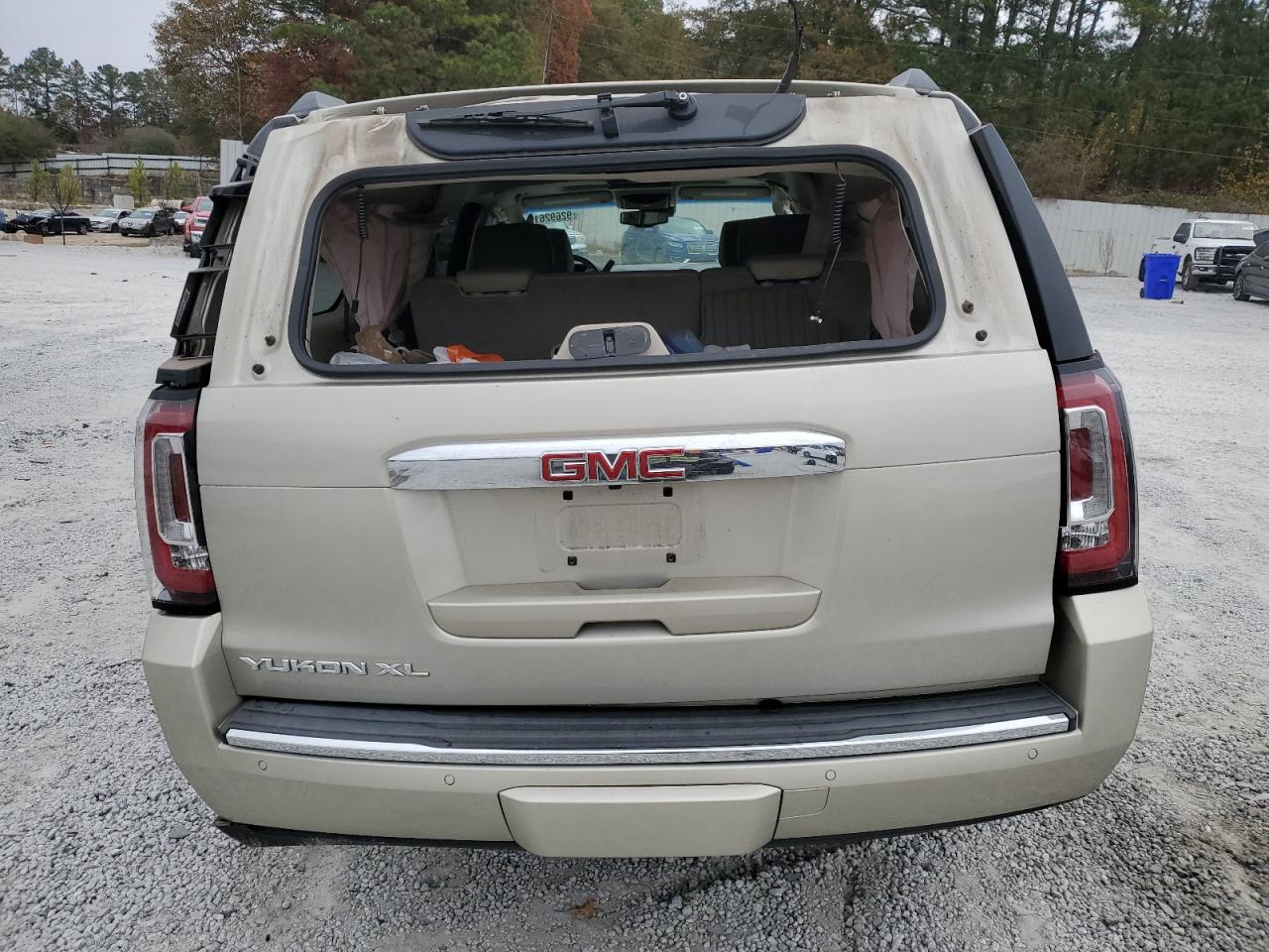 2017 GMC Yukon Xl Denali VIN: 1GKS1HKJ4HR304616 Lot: 92692615