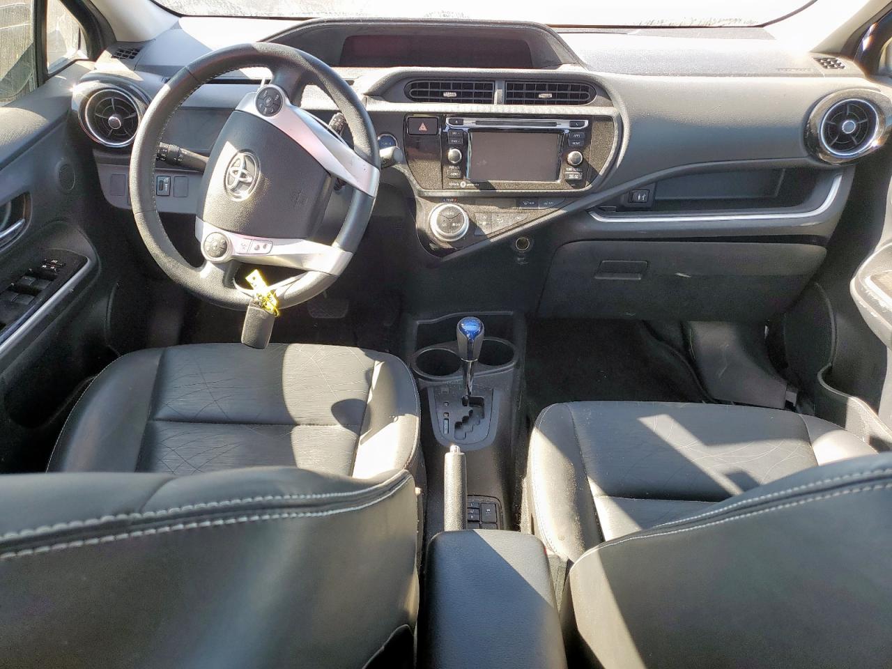 2015 Toyota Prius C VIN: JTDKDTB35F1105142 Lot: 90628085